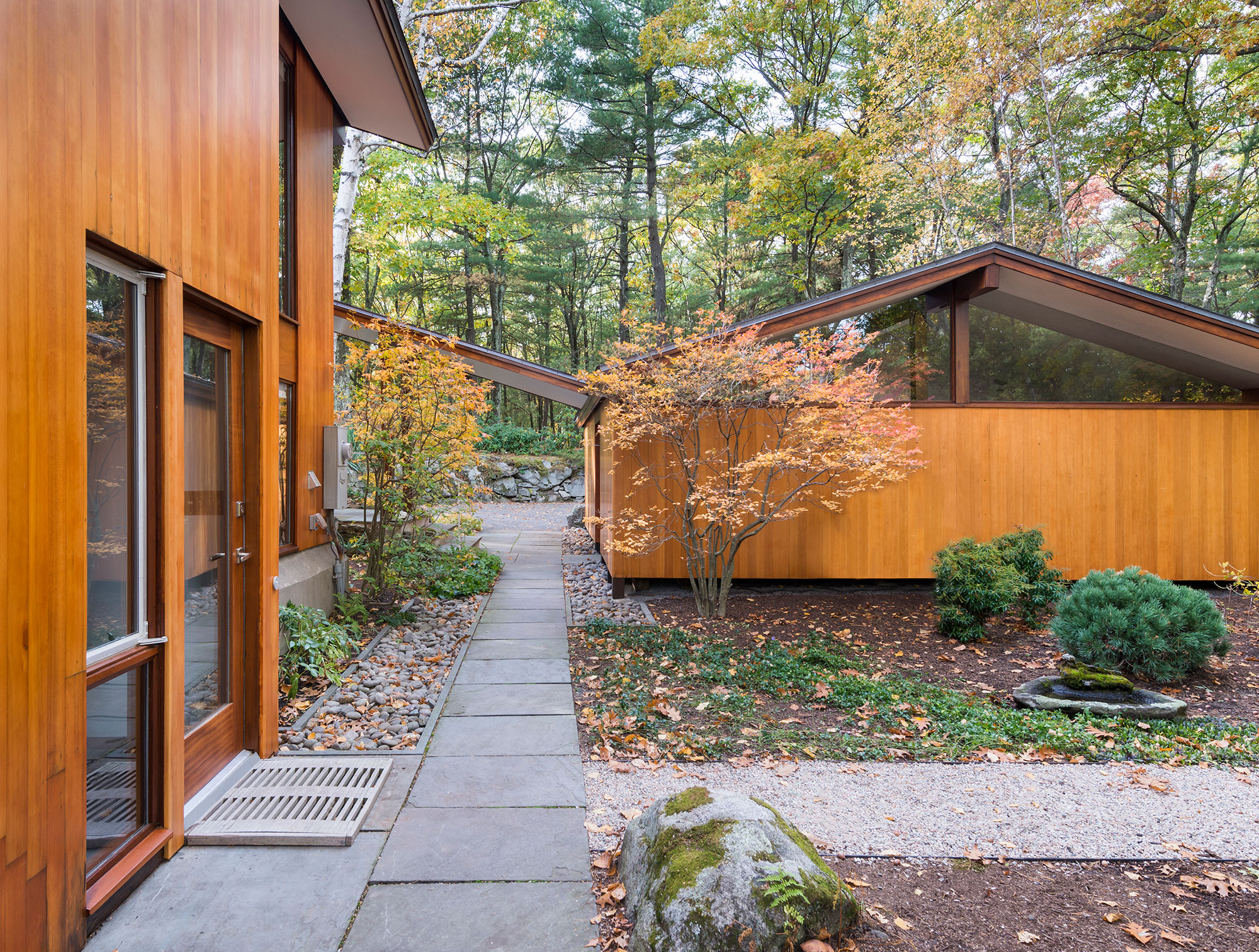 mid-century modern walkway to carport