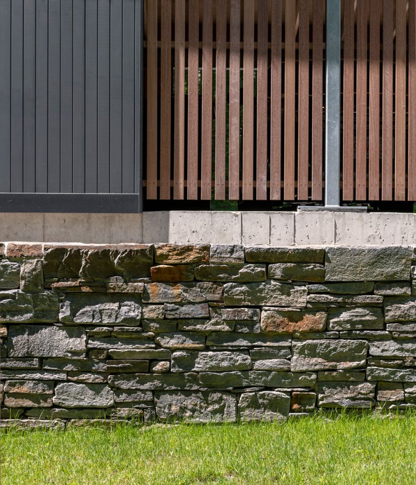 detail of carport from the rear