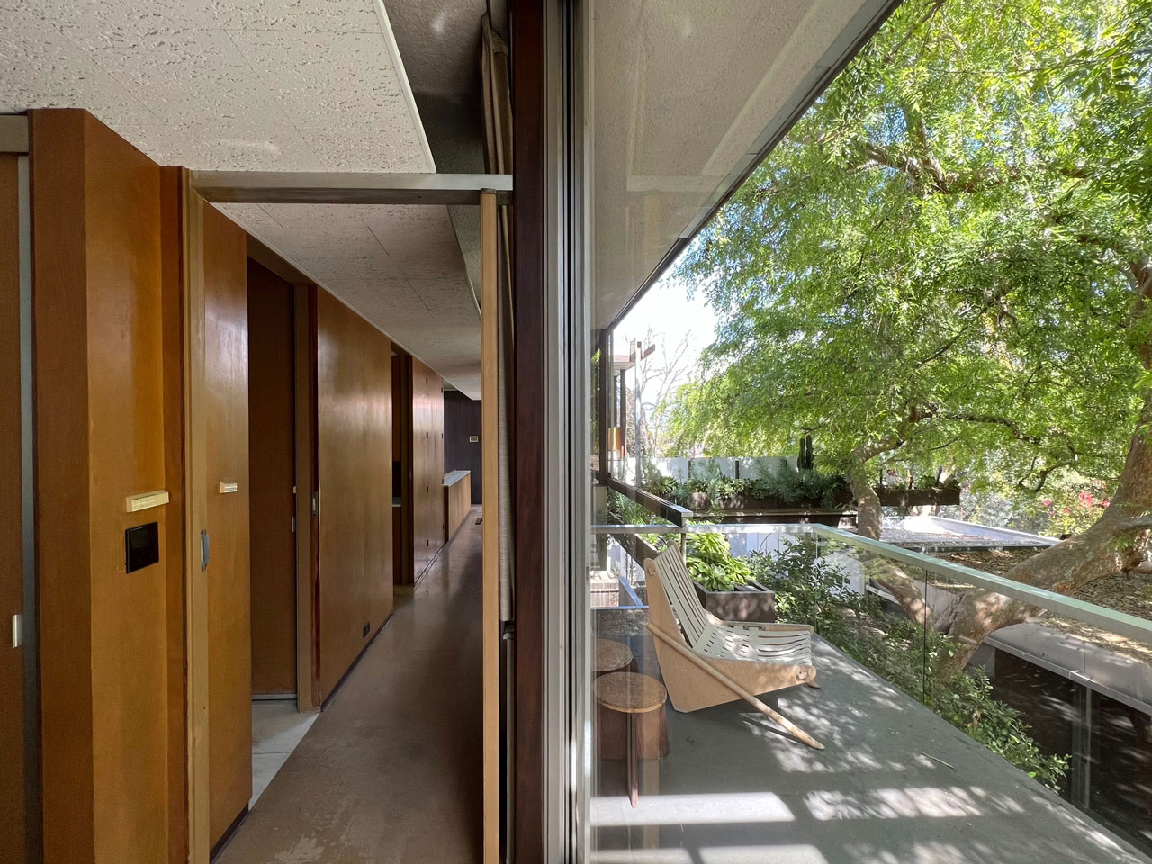 Neutra VDL inside and outside